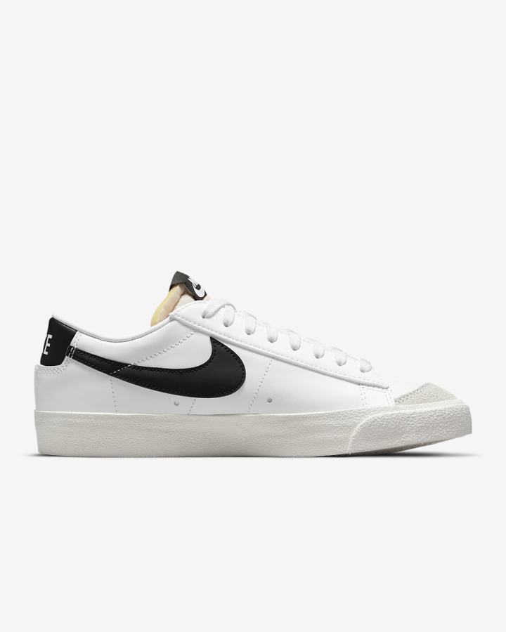 Zapatillas Nike Blazer Low '77 SE Mujer Blancas Negras | PSQOC-7195