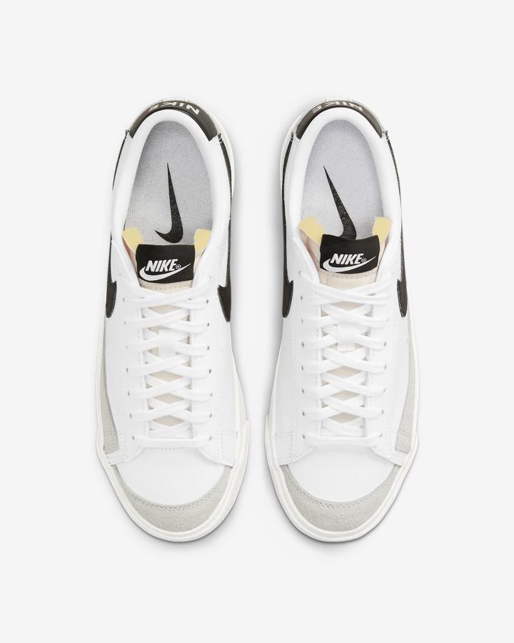 Zapatillas Nike Blazer Low '77 SE Mujer Blancas Negras | PSQOC-7195