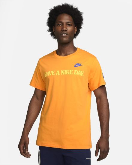 Camiseta Nike Sportswear Hombre Amarillo | TIDGQ-7254