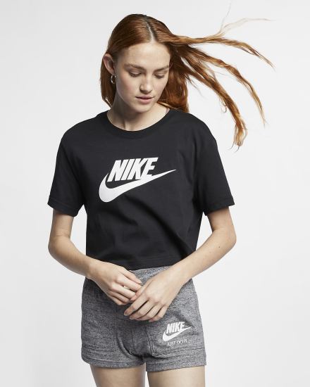Camiseta Nike Sportswear (Plus Size) Mujer Negras Blancas | RQPJS-4031